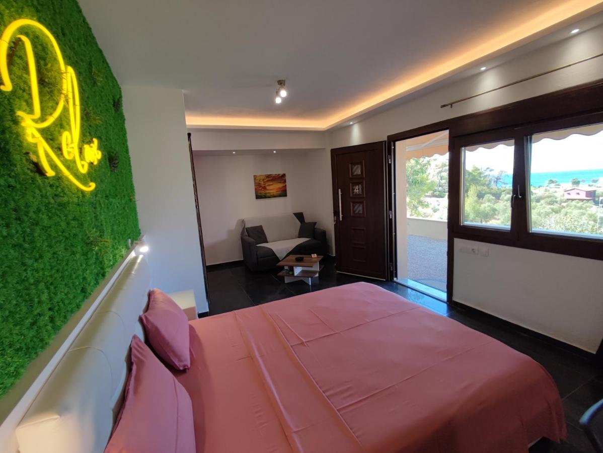 Theasis 4 Luxury Studio With Sea View Νέος Μαρμαράς Εξωτερικό φωτογραφία